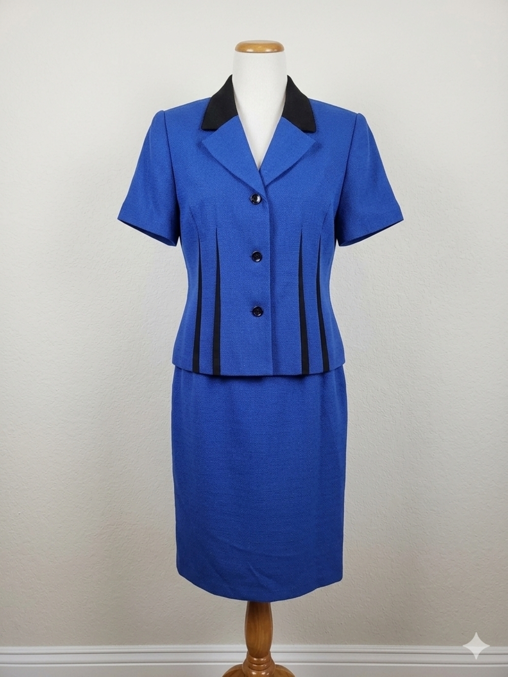 Sag Harbor Royal Blue Skirt Suit with Black Trim Pre-owned  14P